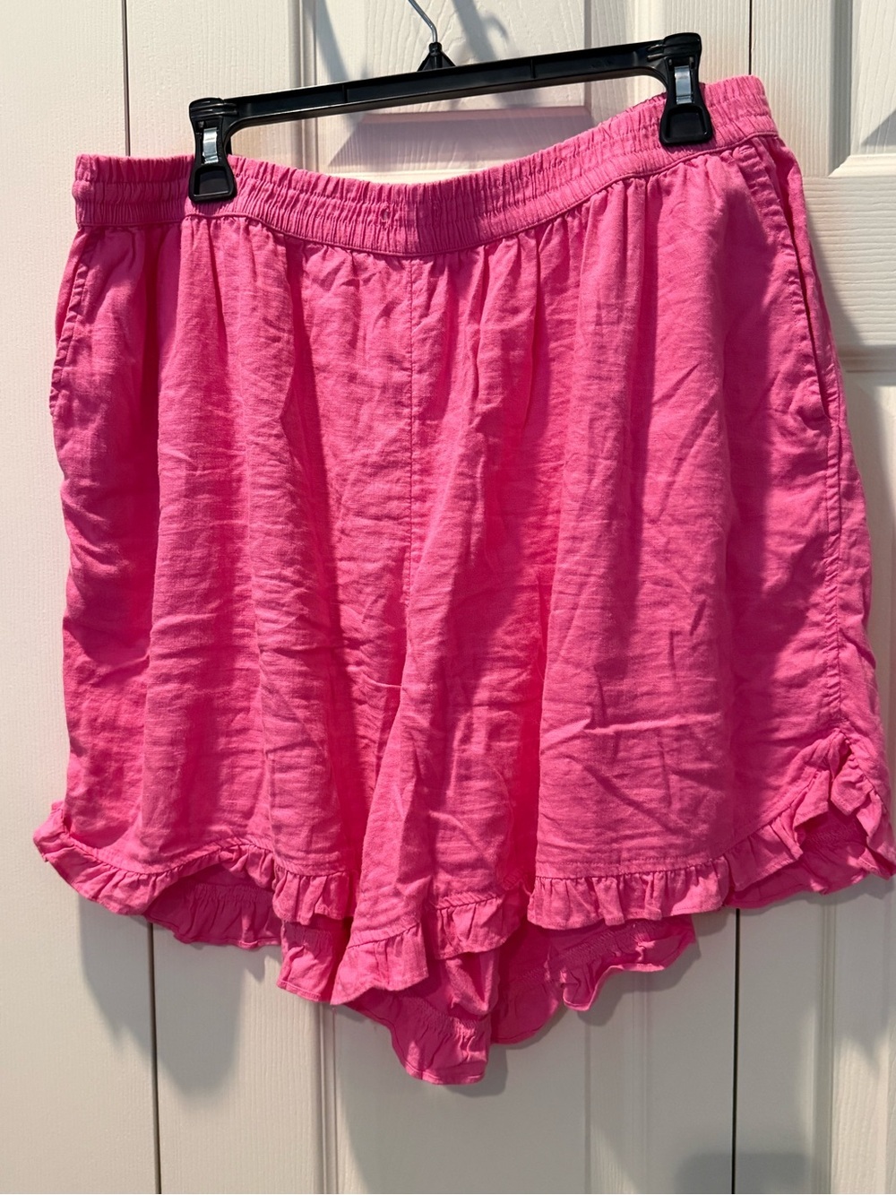 # crown & ivy 2X Pink Ruffle Hem Women's Shorts